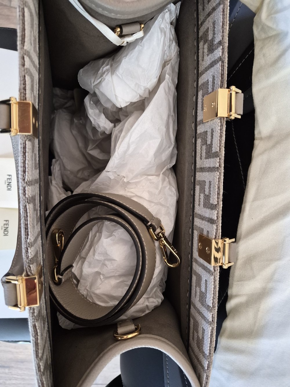 Fendi Roma FF Logo Sunshine Tote in Taupe NWT - Picture 10 of 13